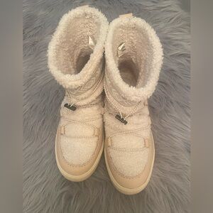 Cozy Toms Pink Winter Boots